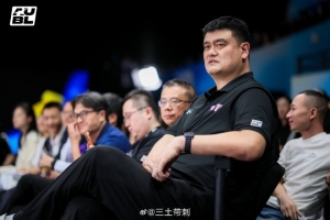 争议判罚引发热议？清华与早稻田激战正酣