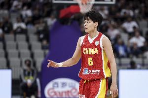 争议判罚引热议，中国女篮对决尼日利亚大战悬念重重