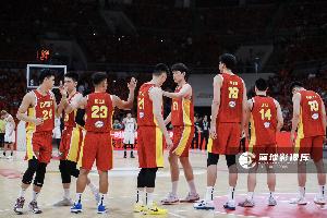 媒体人透露：此次男篮热身赛对手由FIBA挑选，商业赛收费合情合理
