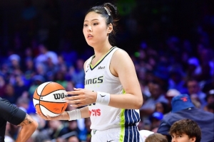 全网热议！李月汝8分钟爆发，球迷直呼惊艳！