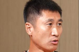 马宁用英语复述恩博洛假摔被罚出场！球迷戏谑：中式英语