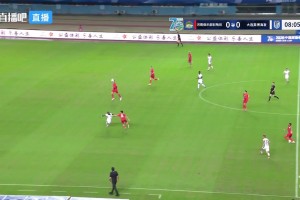 单车踩起来助攻！阿奇姆彭助攻斯坦丘破门，英博1-0领先河南