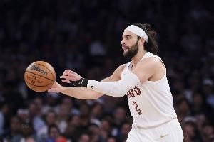 签换！美记：骑士老鹰关于库明加潜在交易框架 斯特鲁斯+2次轮签