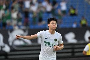 罗斯认为王钰栋拥有顶级前锋的天赋，不会限制他在特定区域活动