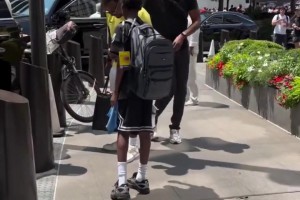 布朗尼街头偶遇TT，网友在线催他发说唱专辑 ...