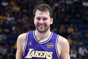 东契奇包租飞机并自费举办迷你训练营 新星卡尔因参与NBA培训缺席