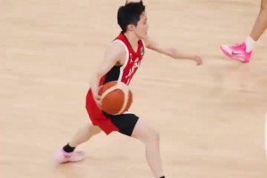 动作真的太像了！你说这是女版河村勇辉，我信了！