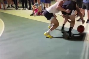 野球场上面对脏动作拿球说话才是硬道理！